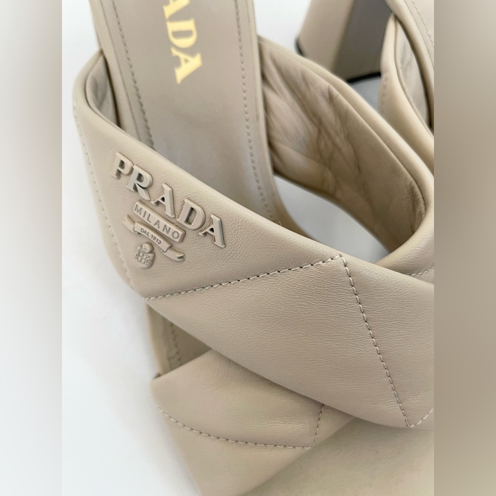 Prada Beige pebbled leather quilted criss cross 65mm block heel mules EU 40 - Picture 14 of 14